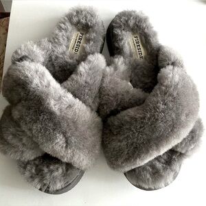 Sheepskin indoor outdoor slippers 🔥🔥🔥